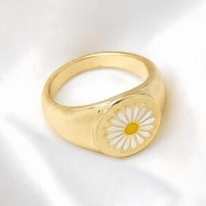 Gold Daisy Ring